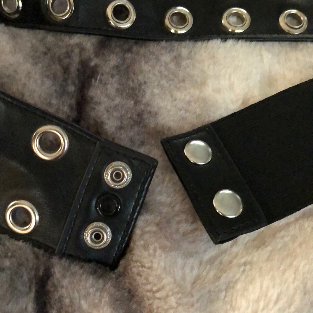 Belt - Picture 2 of 3